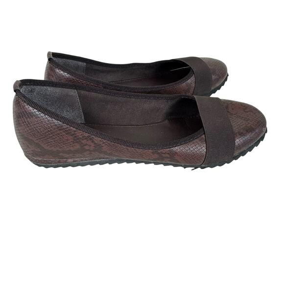 Patrizia By Spring Step Brown Snakeskin Print Lightweight Ballet Flats Size 9.5 - Picture 2 of 5